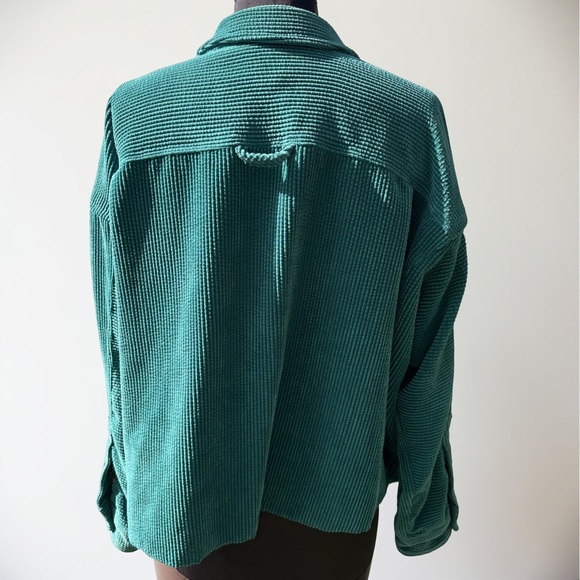 Urban Outfitters Cropped Teal Corduroy Button-Up Shirt Size Size Large - Picture 3 of 6